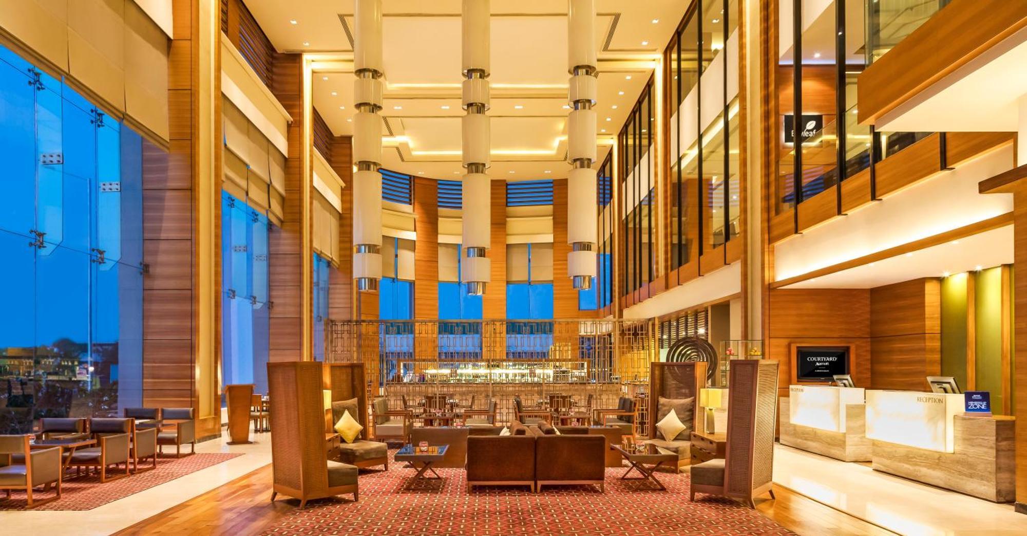 Courtyard By Marriott Ahmedabad Hotel Exterior photo