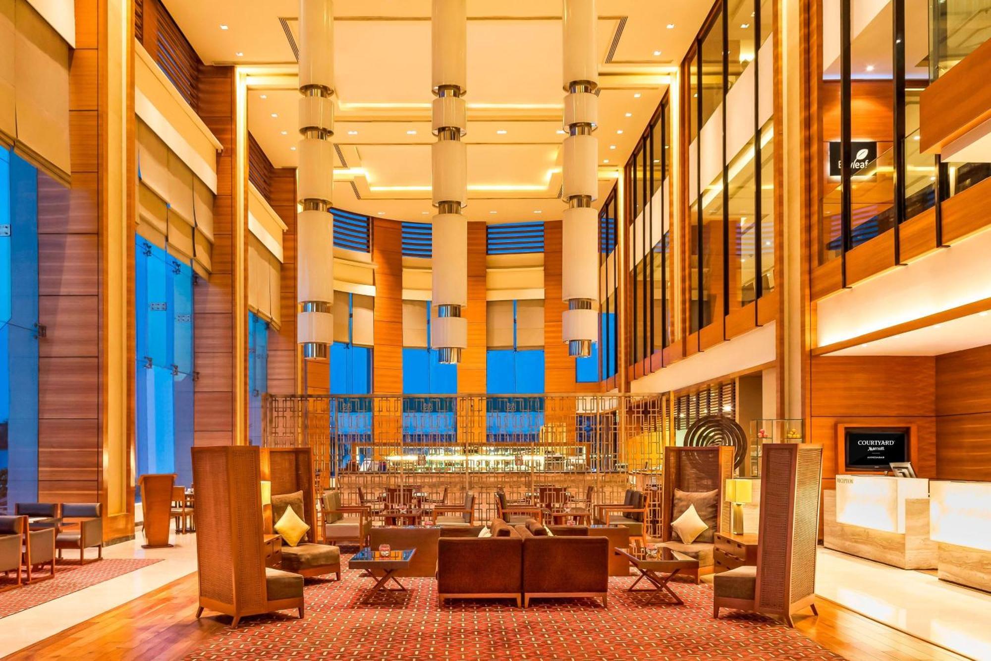 Courtyard By Marriott Ahmedabad Hotel Exterior photo