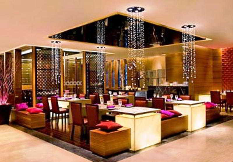 Courtyard By Marriott Ahmedabad Hotel Exterior photo