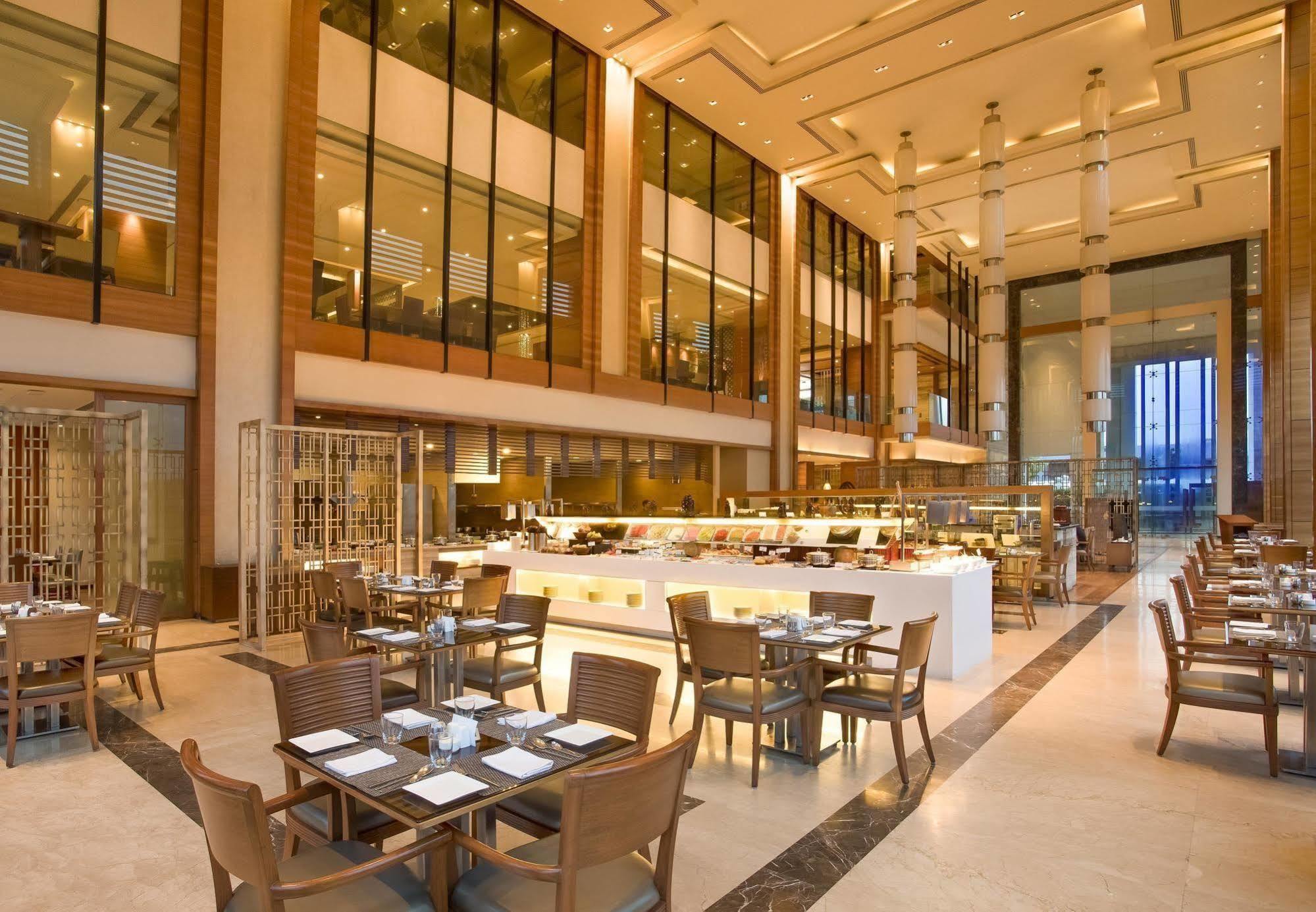 Courtyard By Marriott Ahmedabad Hotel Exterior photo