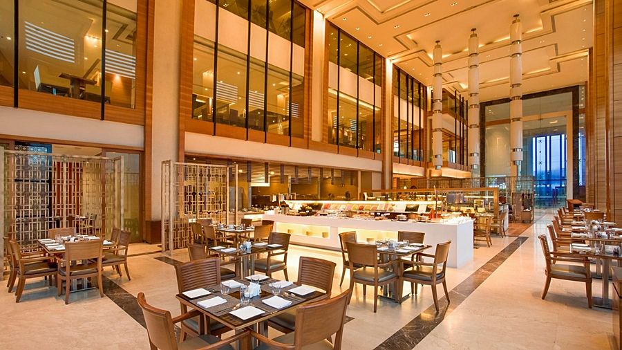 Courtyard By Marriott Ahmedabad Hotel Exterior photo